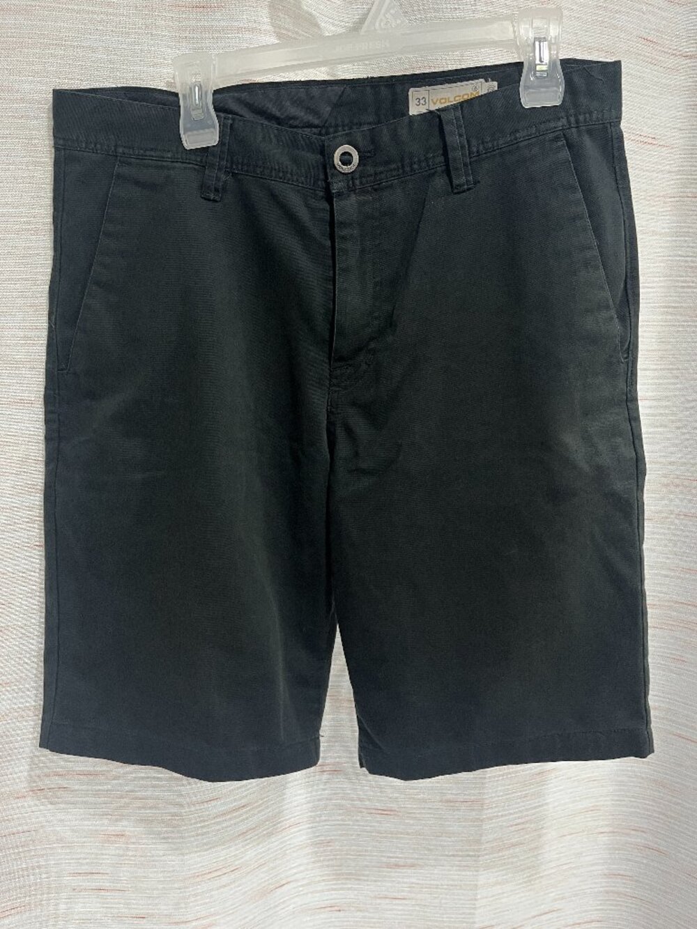 Size 33 Men’s Black Shorts Volcom (051)